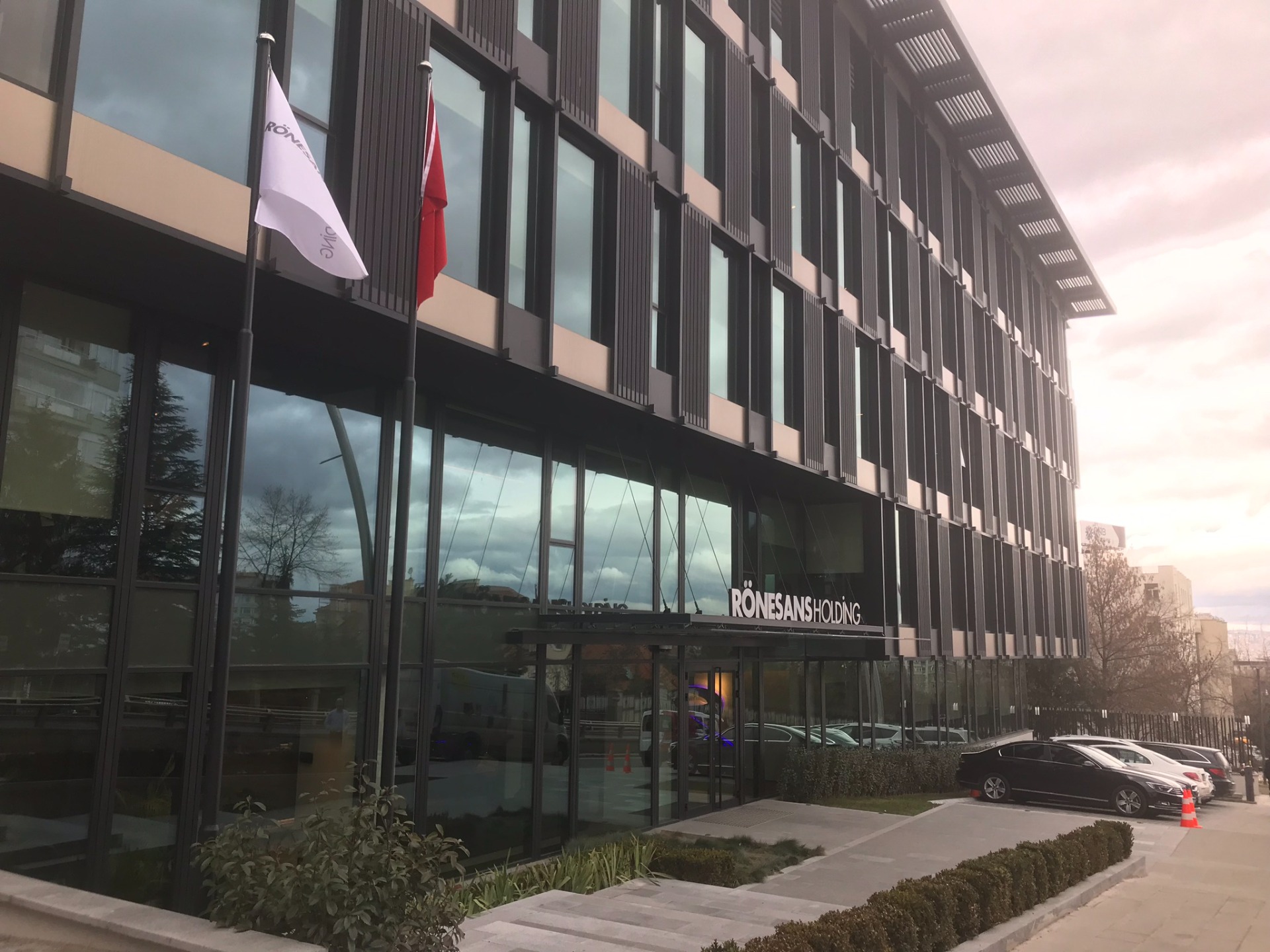 Rönesans Protokol Yolu Yönetim Binası